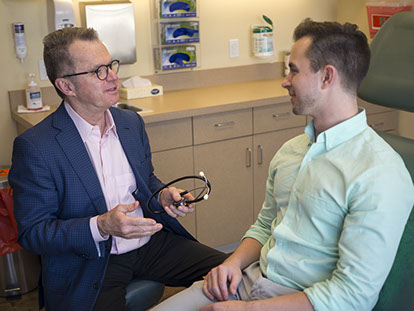 dr. pickhardt with patient